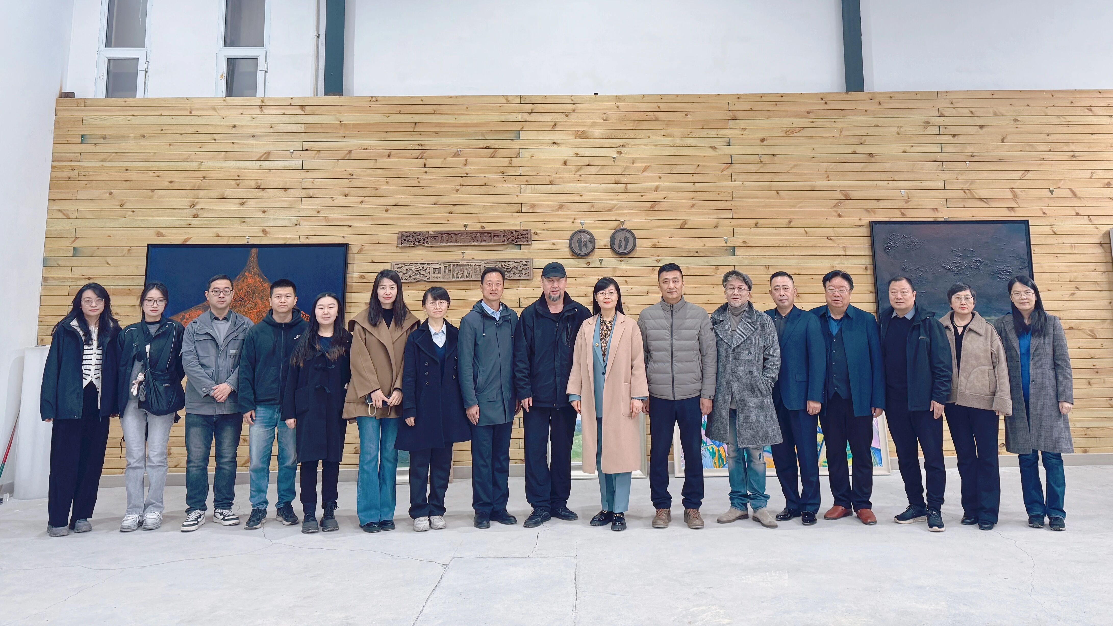 民盟新疆区委会举行马昌民雕塑工作室“盟员之家”挂牌仪式2.jpg 民盟新疆区委会举行马昌民雕塑工作室“盟员之家”挂牌仪式2.jpg